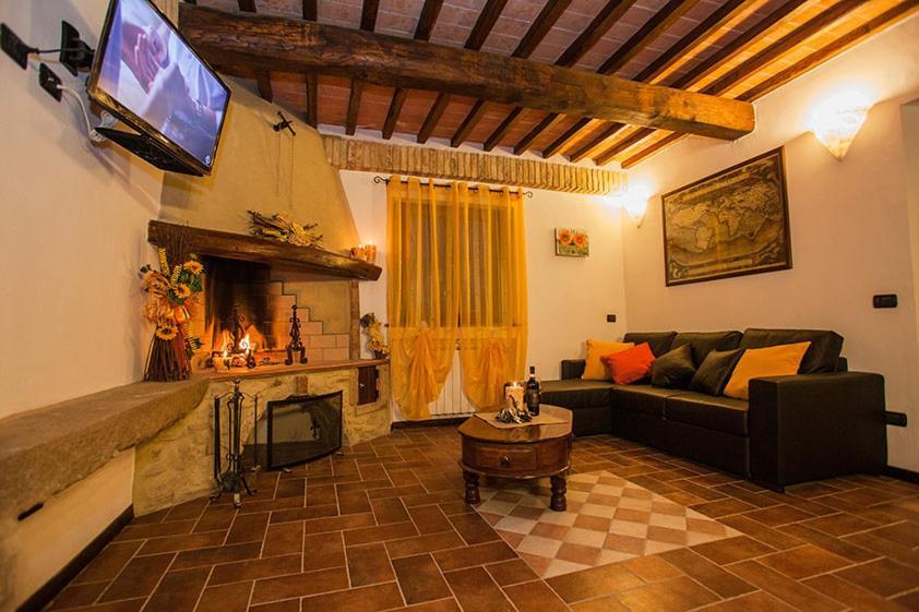 Agriturismo Casa Al Povero Volterra Exteriör bild